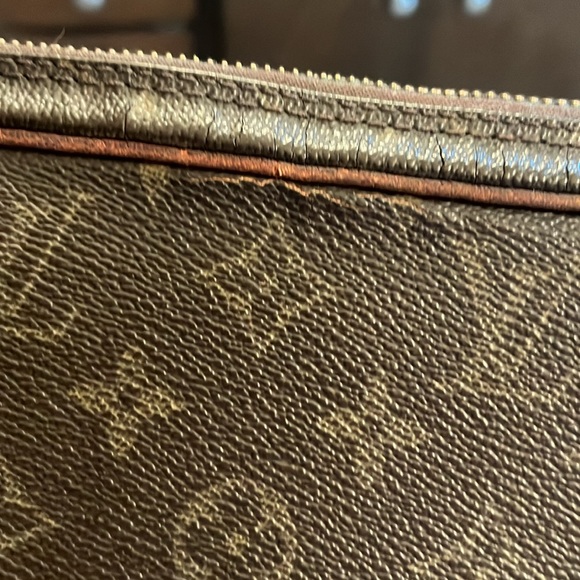 Vintage Louis Vuitton monogram wristlet w/ free LV shopping bag - Picture 15 of 16